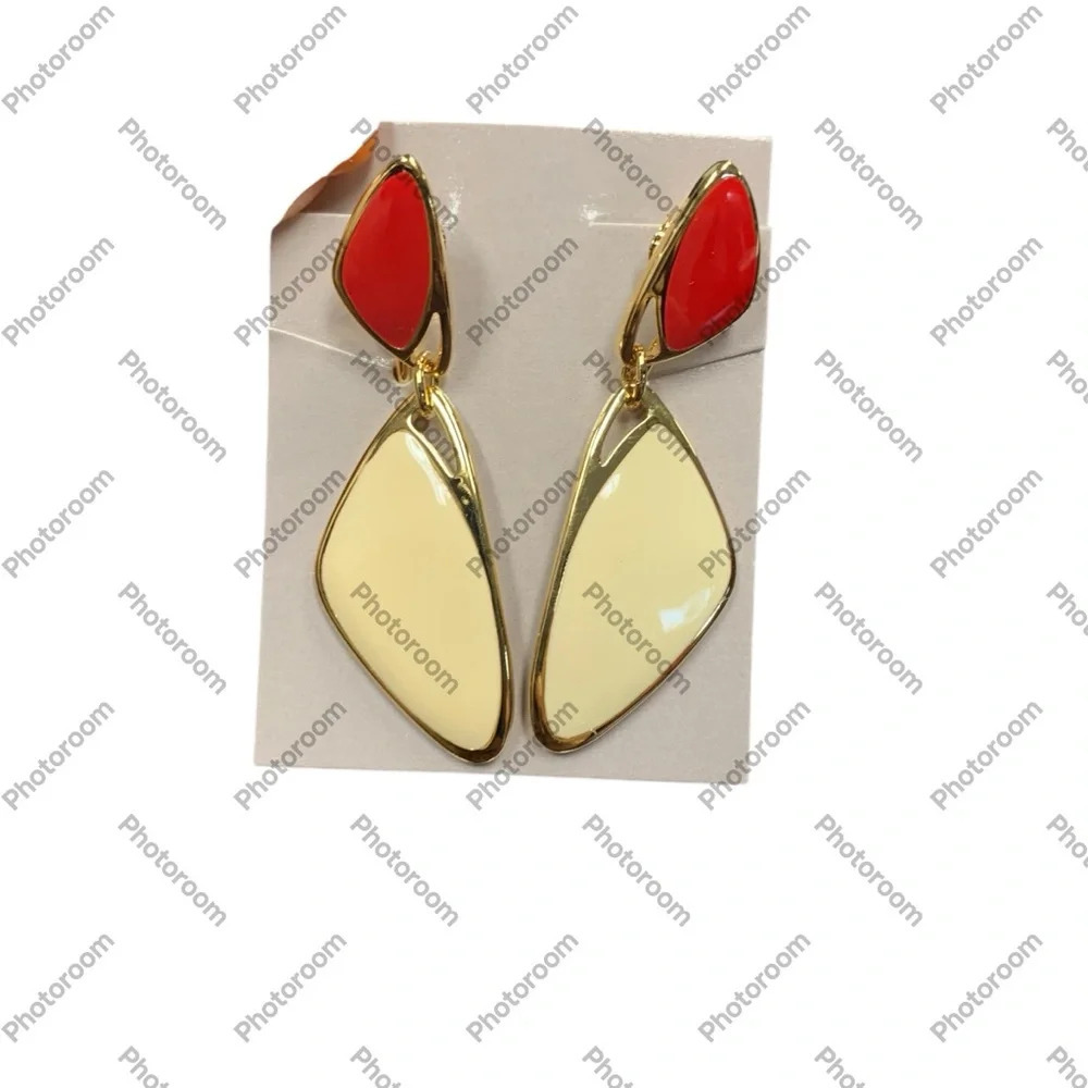 Avon Color Counterpoint Red and Cream Dangle  clip Earrings NIB 1988